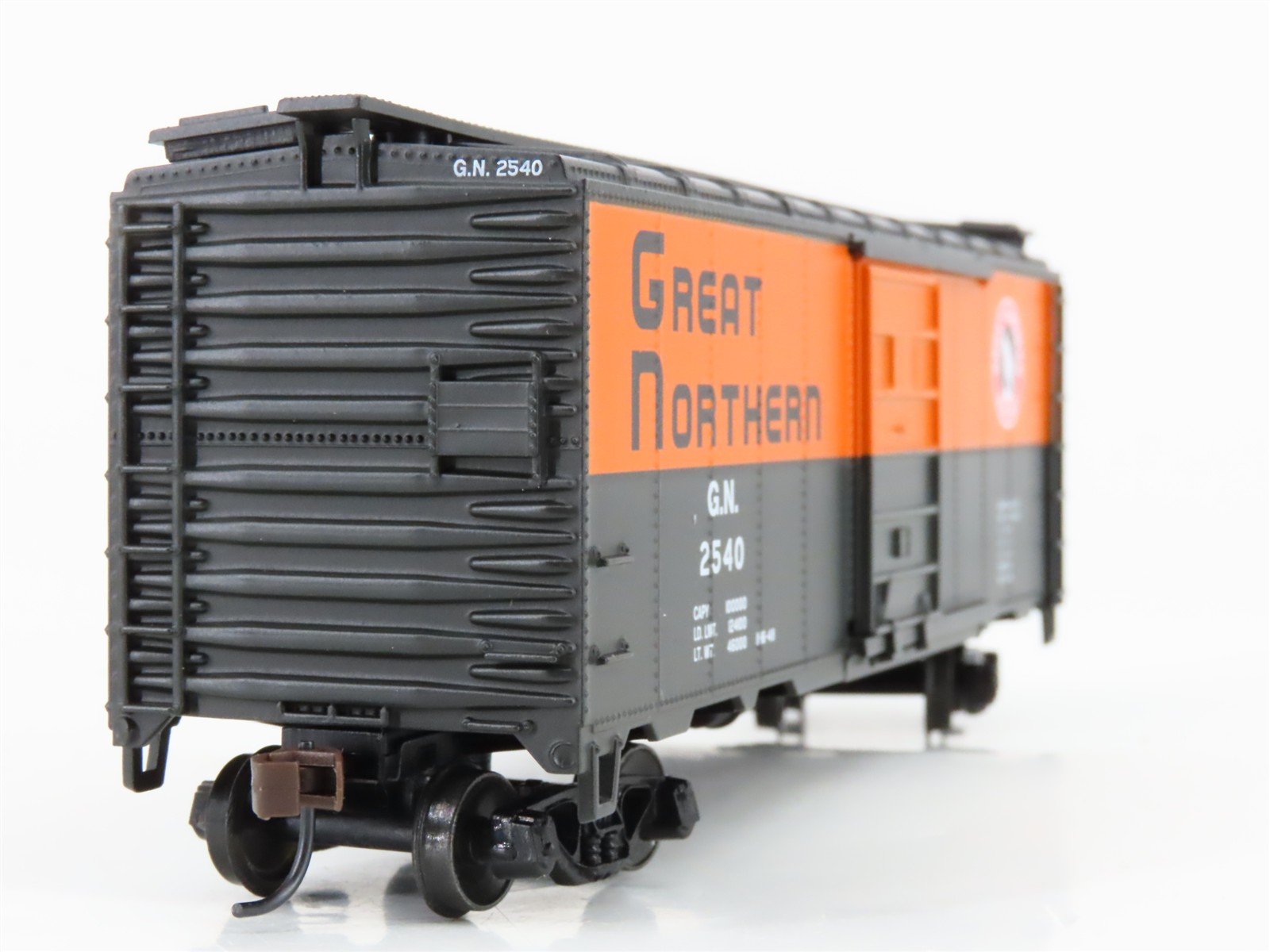 HO Scale Athearn 7001 GN Great Northern 40' Single Door Steel Box Car #2540