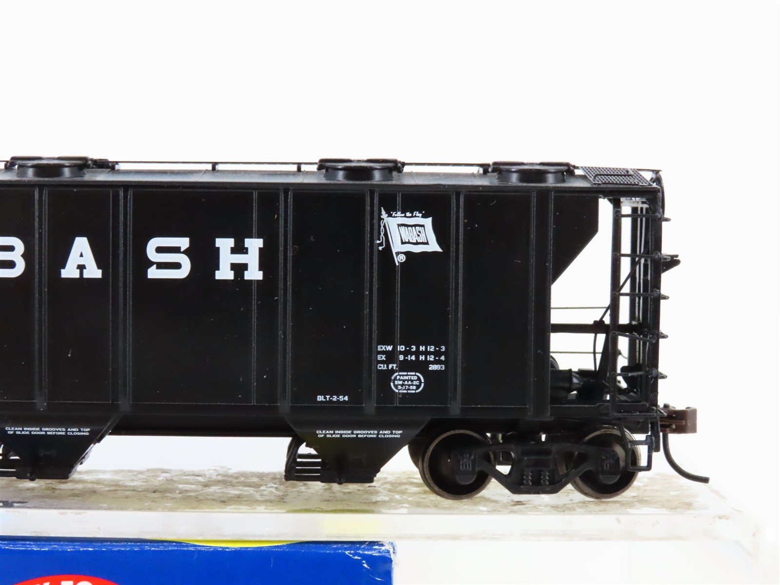 HO Scale Athearn 93753 WAB Wabash 3-Bay PS 2893 Covered Hopper #31178