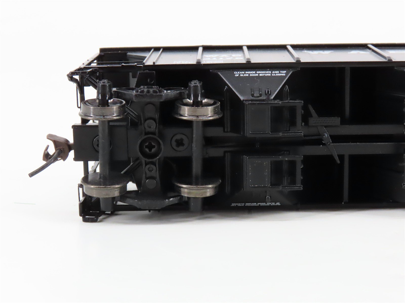 HO Scale Athearn 93753 WAB Wabash 3-Bay PS 2893 Covered Hopper #31178