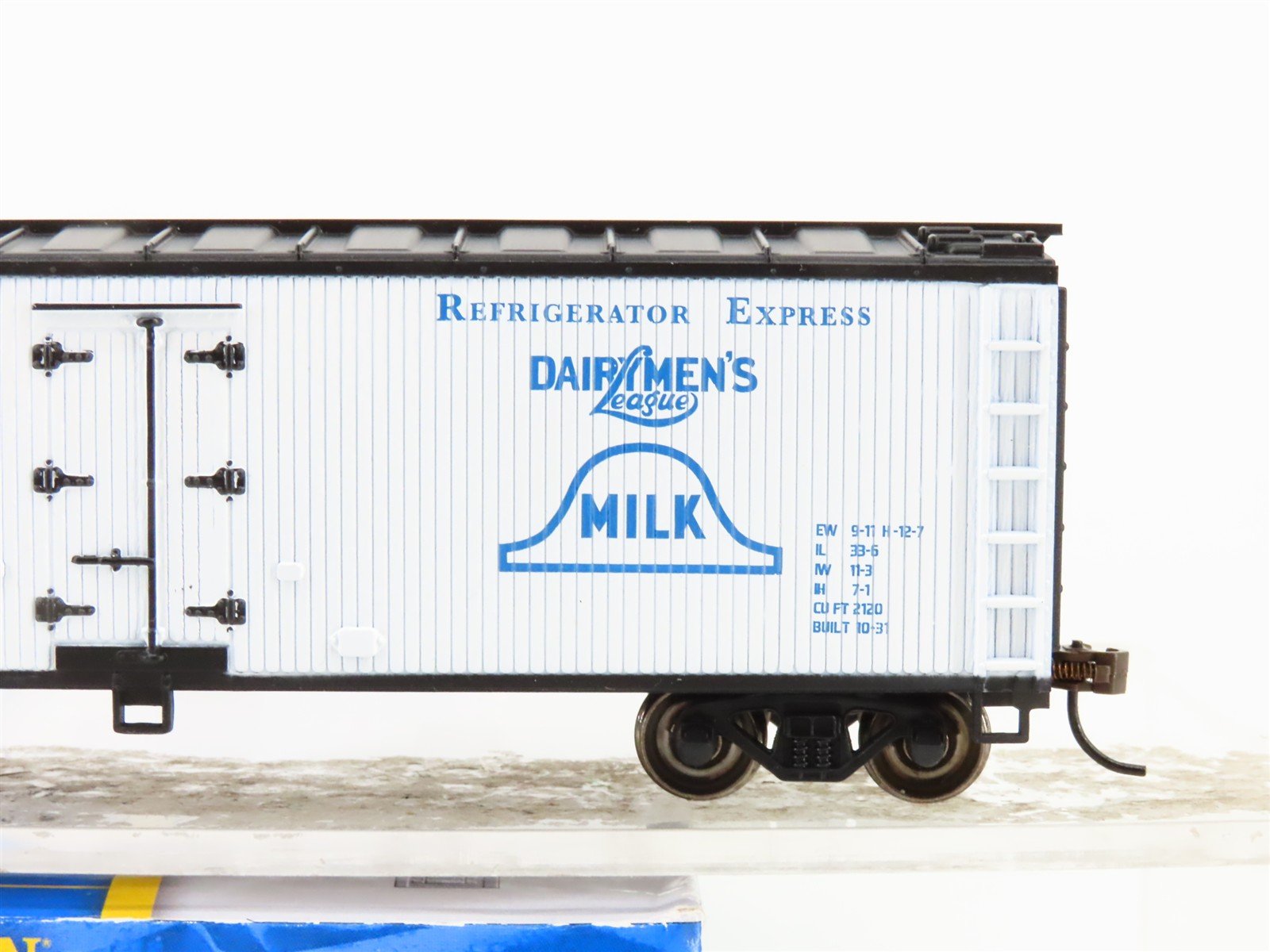 HO Scale Bachmann Silver 19810 GARE Dairymen's League 40' Wood-Side Reefer #776
