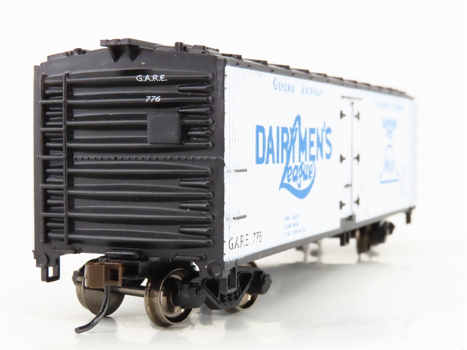 HO Scale Bachmann Silver 19810 GARE Dairymen's League 40' Wood-Side Reefer #776