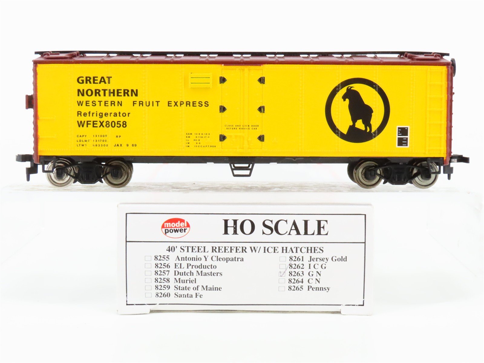 HO Scale Model Power 8263 WFEX / GN Western Fruit Express 40' Steel Reefer #8058