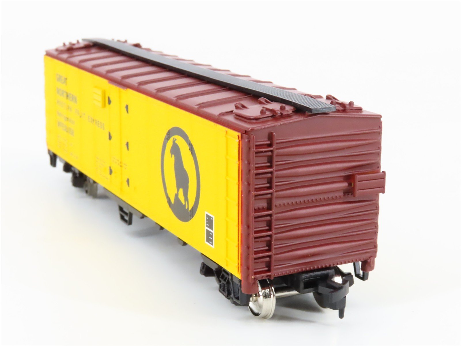 HO Scale Model Power 8263 WFEX / GN Western Fruit Express 40' Steel Reefer #8058