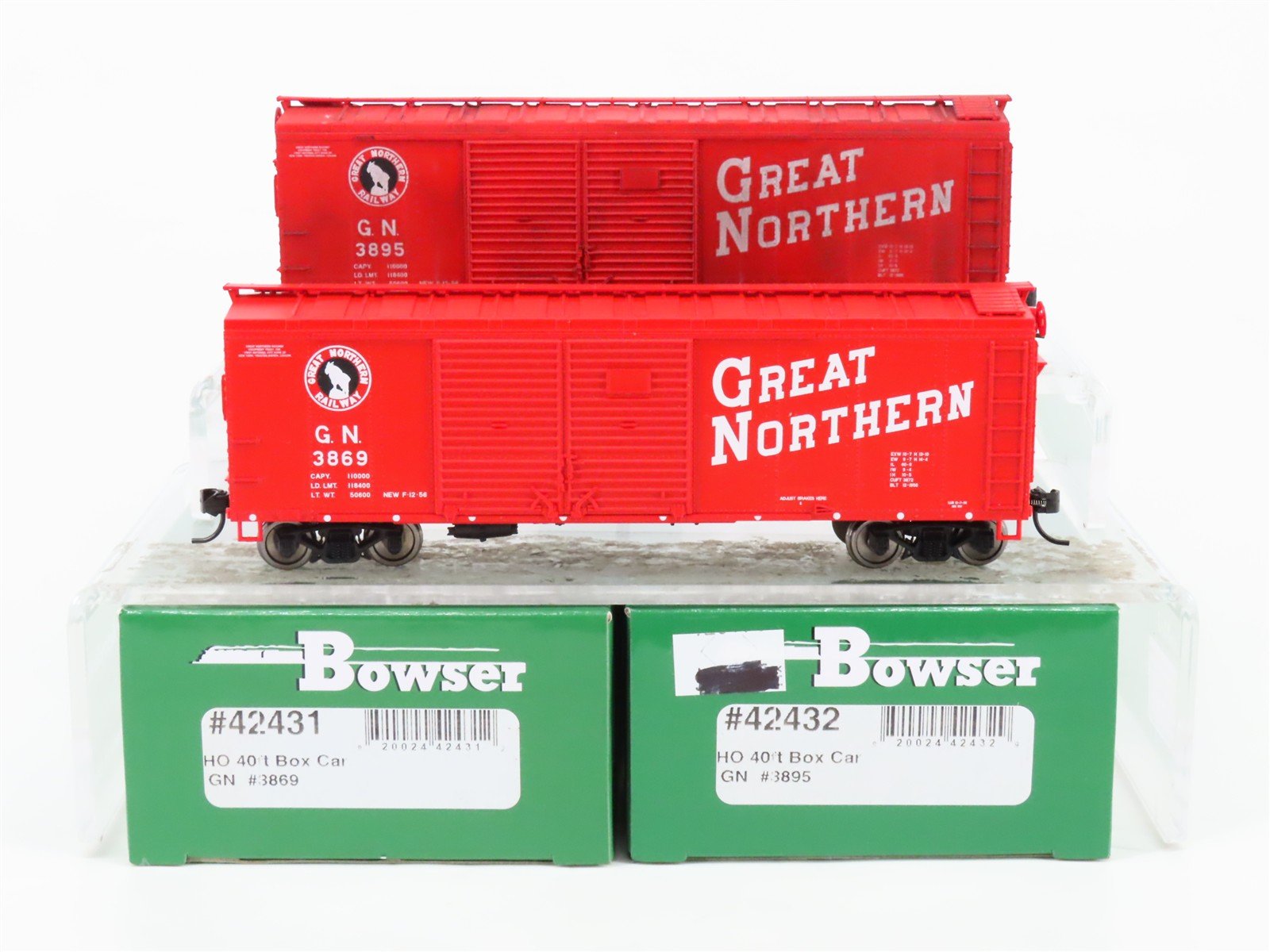 LOT of 2 HO Scale Bowser GN Great Northern Red 40' Box Cars - 1 Car Weathered