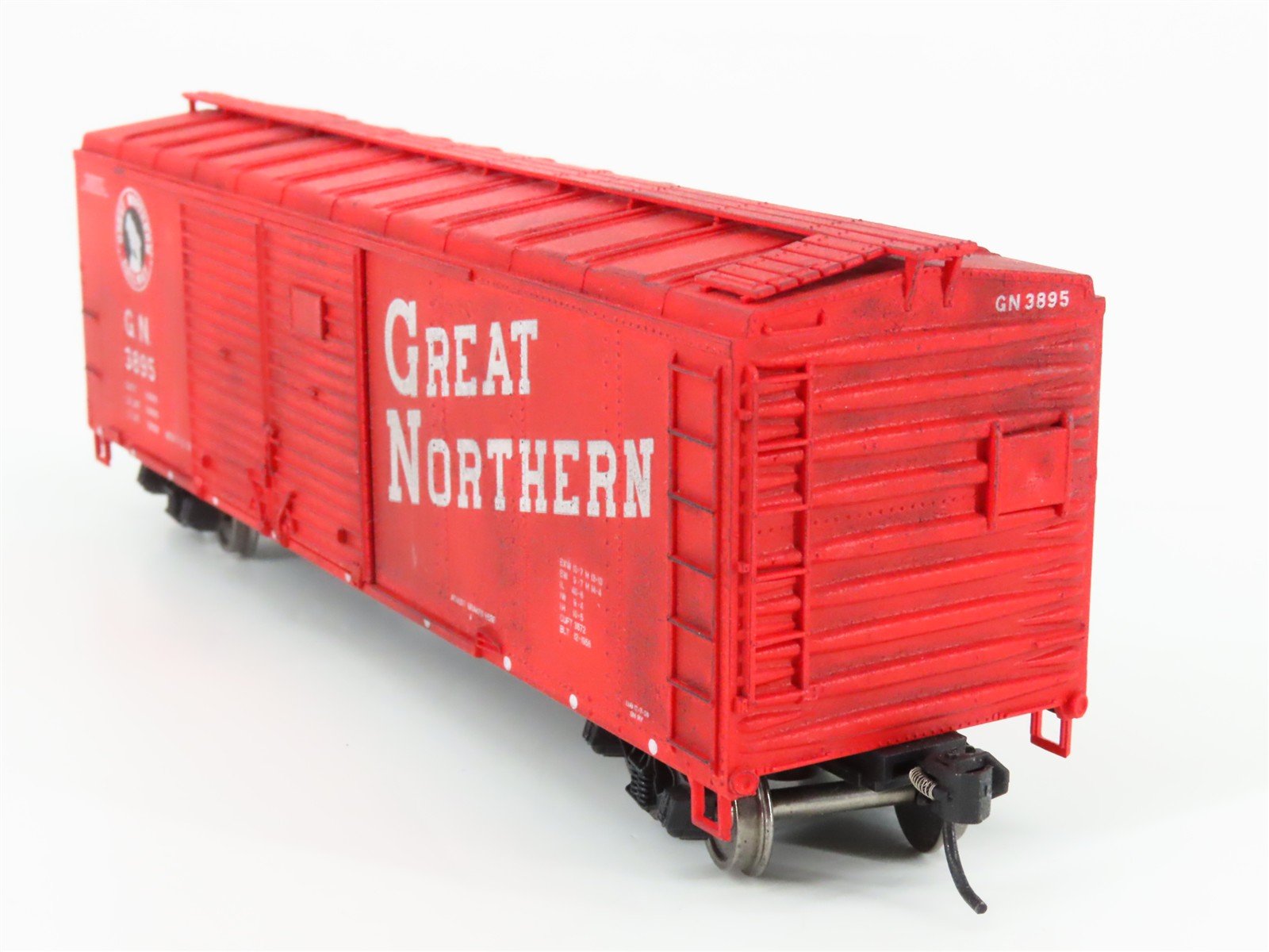 LOT of 2 HO Scale Bowser GN Great Northern Red 40' Box Cars - 1 Car Weathered