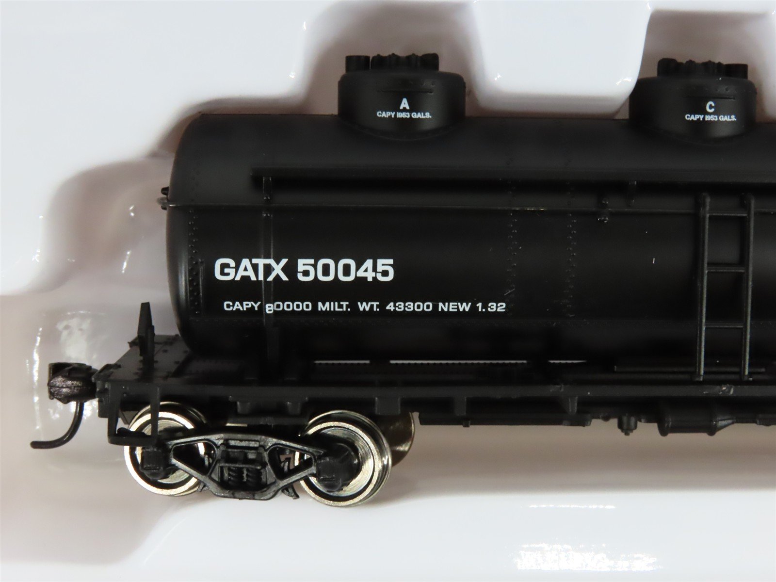 LOT of 2 HO Scale Walthers Mainline GATX & ACFX 36' 3-Dome Tank Cars
