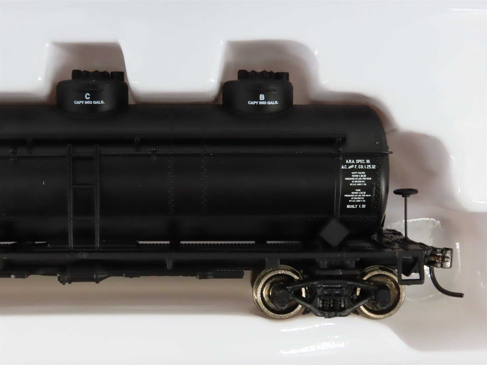 LOT of 2 HO Scale Walthers Mainline GATX & ACFX 36' 3-Dome Tank Cars