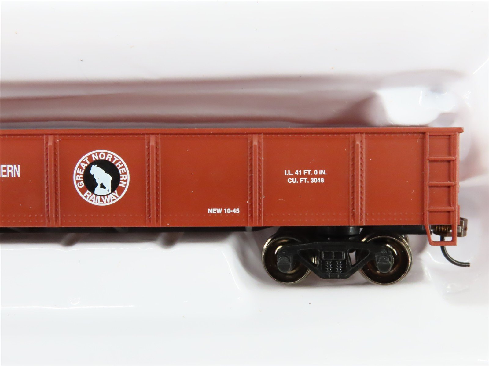LOT of 2 HO Bachmann Silver GN Great Northern Gondola & 4-Bay Cylindrical Hopper