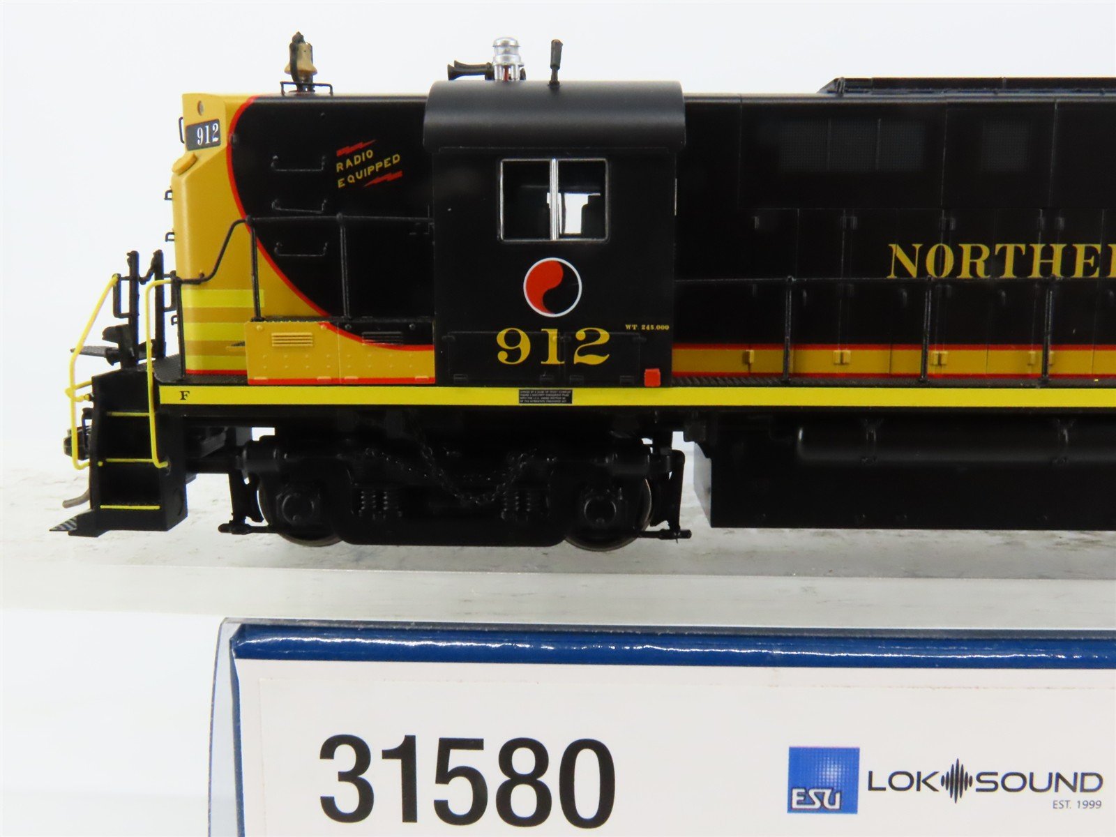 HO Scale Rapido 31580 NP Northern Pacific ALCO RS-11 Diesel #912 w/ DCC & Sound