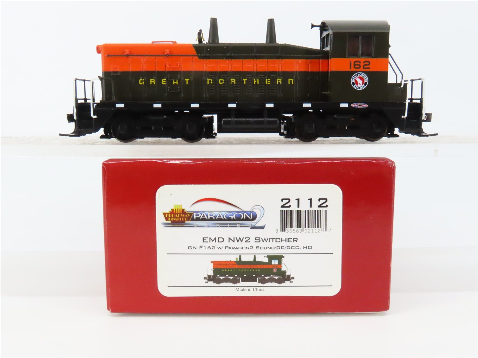 HO Broadway Limited BLI 2112 GN Great Northern EMD NW2 Diesel #16 - Paragon2