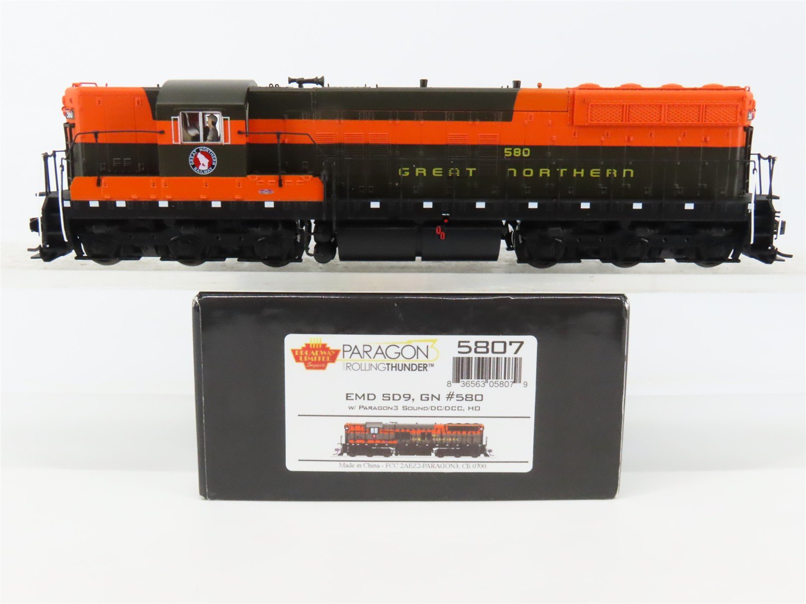 HO Broadway Limited BLI 5807 GN Great Northern EMD SD9 Diesel #580 - Paragon3