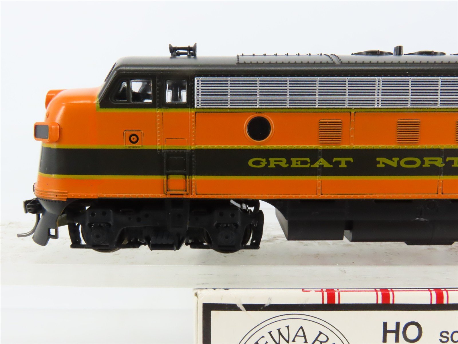 HO Stewart 8470 GN Great Northern EMD F3A Ph. IV Diesel No# - DCC ONLY w/ Sound