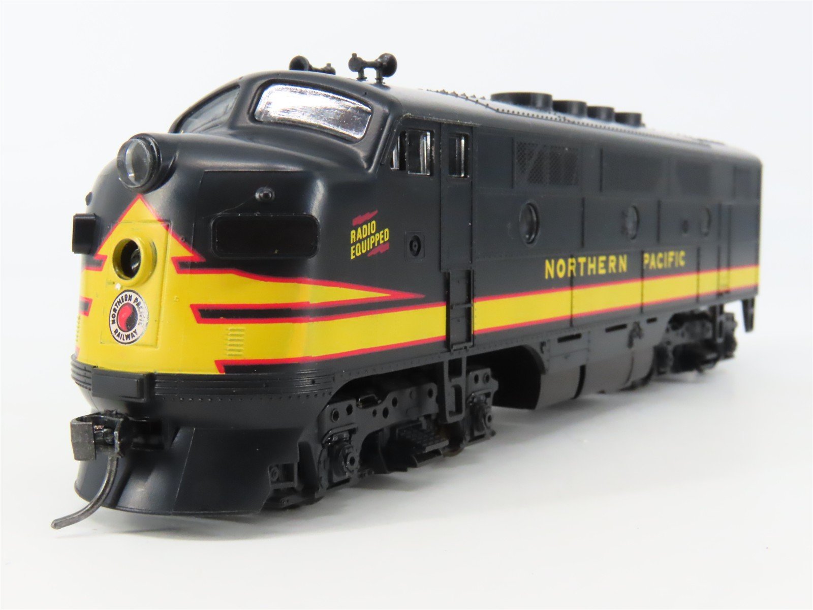 HO Scale Stewart 8090 NP Northern Pacific EMD F3A Ph. I Diesel No# w/DCC & Sound