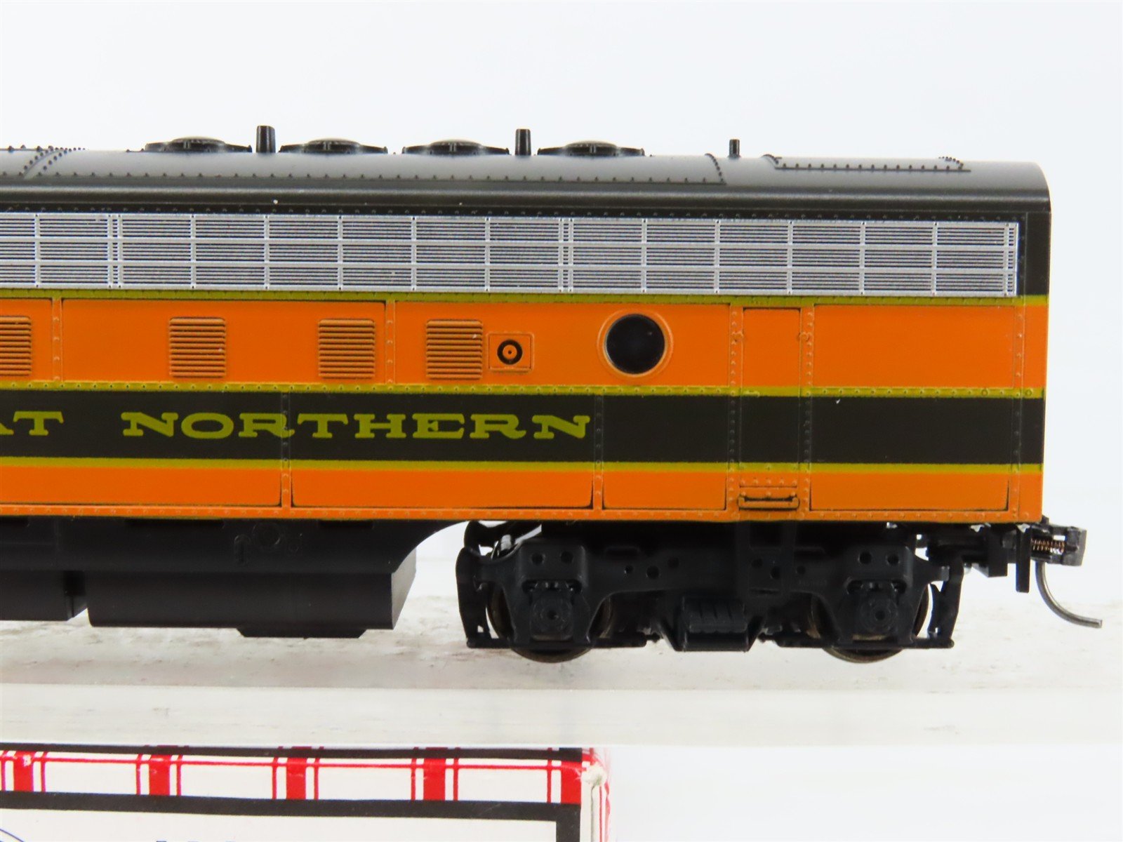 HO Stewart 8470 GN Great Northern EMD F3A Ph. IV Diesel No# - DCC ONLY w/ Sound