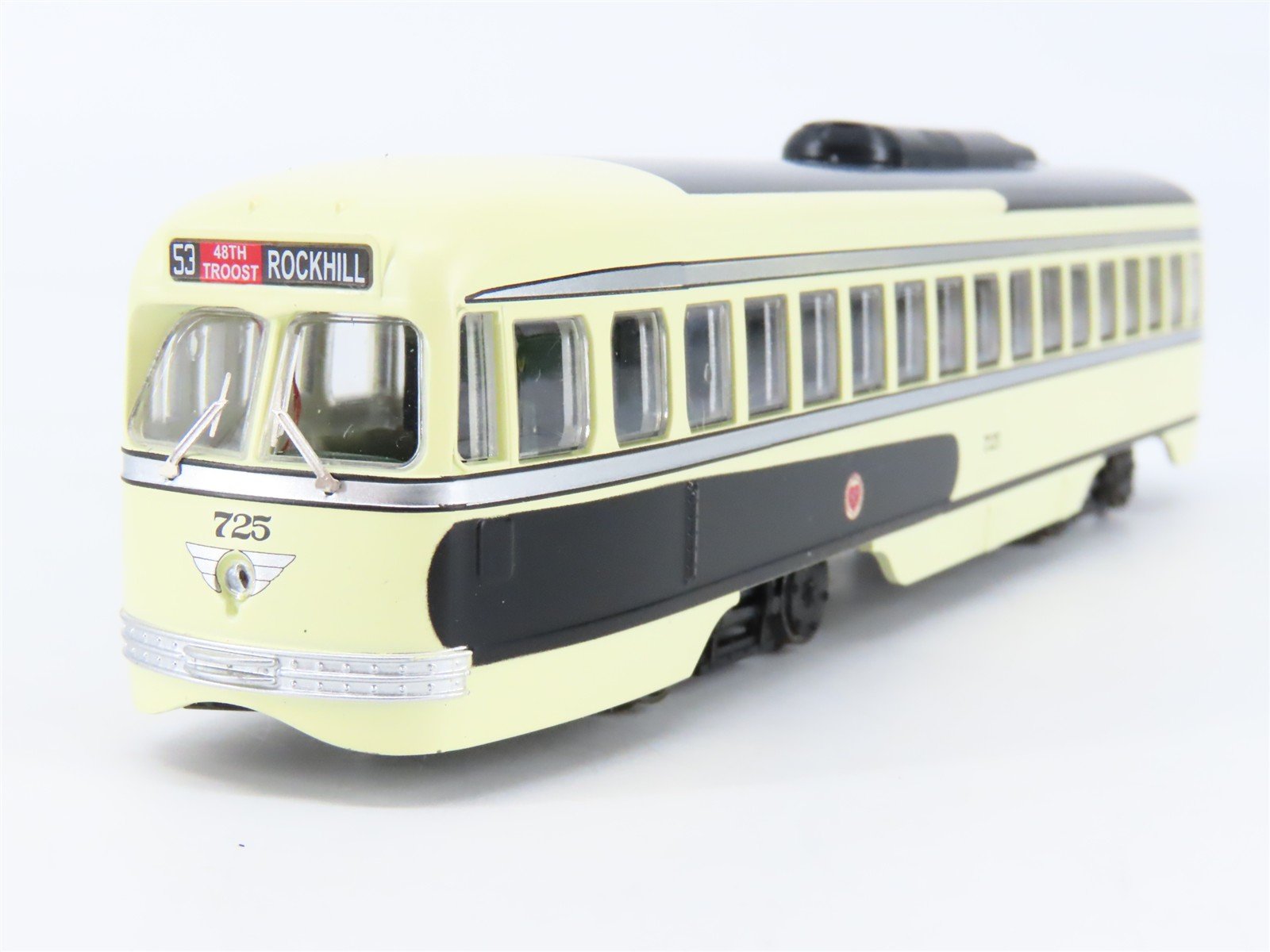 HO Scale Bowser 12920 Kansas City PCC Electric Streetcar #725 w/ DCC & Sound