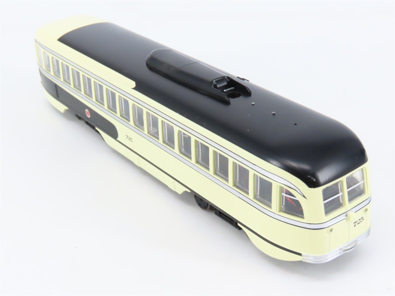 HO Scale Bowser 12920 Kansas City PCC Electric Streetcar #725 w/ DCC & Sound