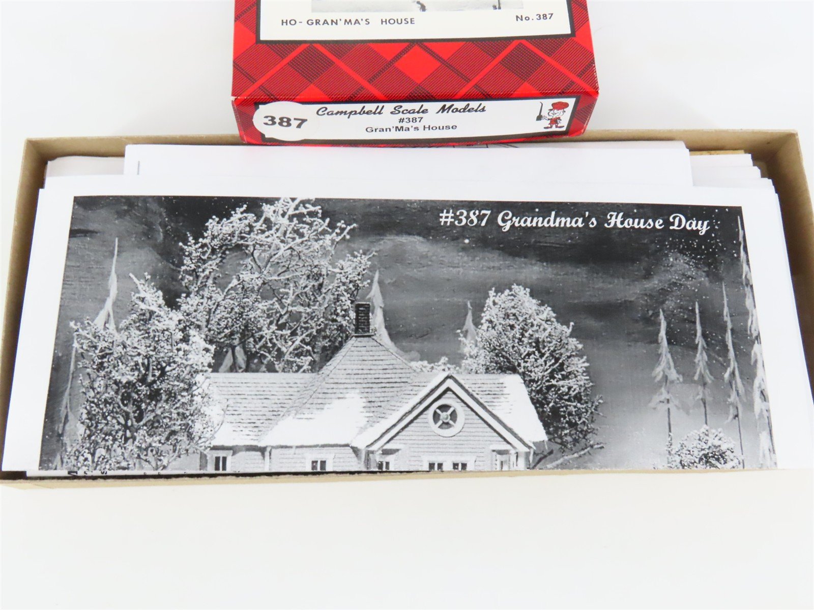 HO 1/87 Scale Campbell Scale Models Kit #387 Gran'Ma's House