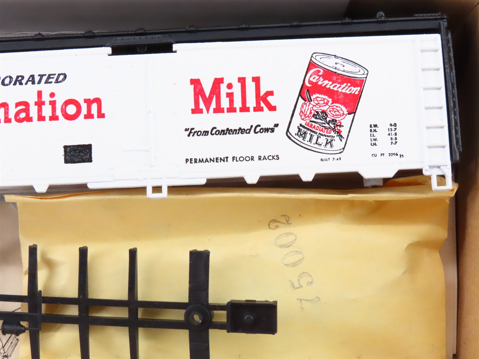 HO Scale Athearn Kit 1602 CM Carnation Evaporated Milk 40' Steel Reefer #25003