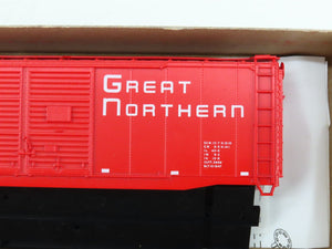 LOT of 2 HO Accurail Kits GN Great Northern 40' Box Car & 2-Bay Covered Hopper