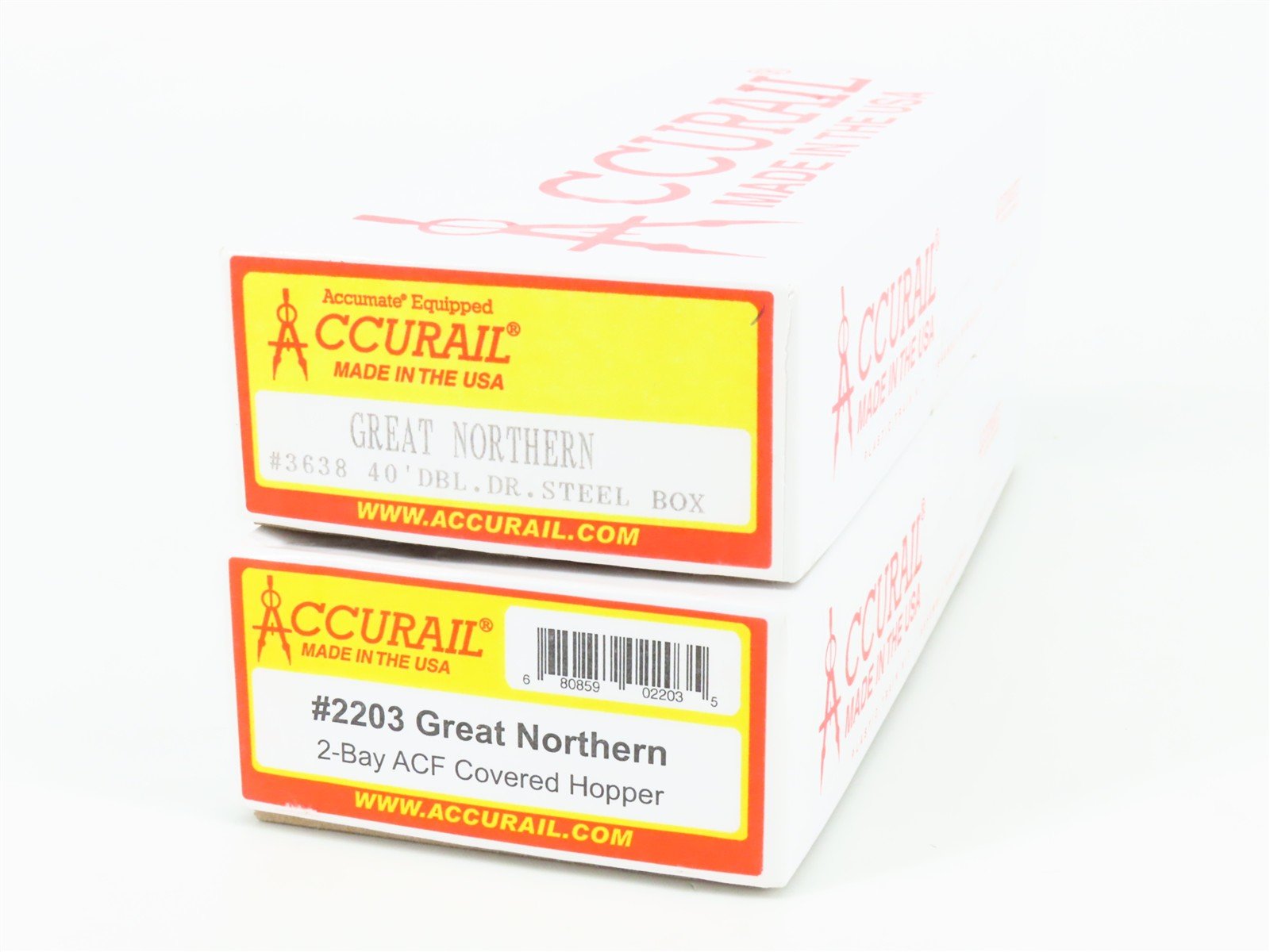 LOT of 2 HO Accurail Kits GN Great Northern 40' Box Car & 2-Bay Covered Hopper