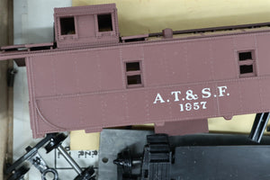LOT of 6 HO Athearn Kits ATSF Santa Fe Reefer, Tank Cars, Stock Car & Cabooses