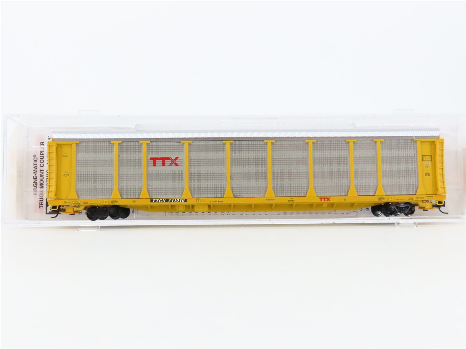 N Micro-Trains MTL 11100382 TTGX / TTX 89' Tri-Level Closed Autorack #711010