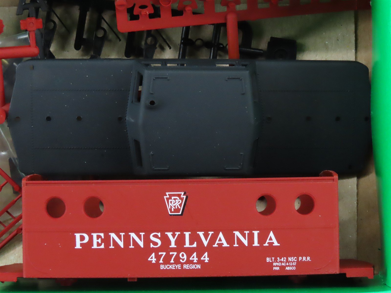 HO Scale Bowser Kit 54012 PRR Pennsylvania Railroad Caboose #477944