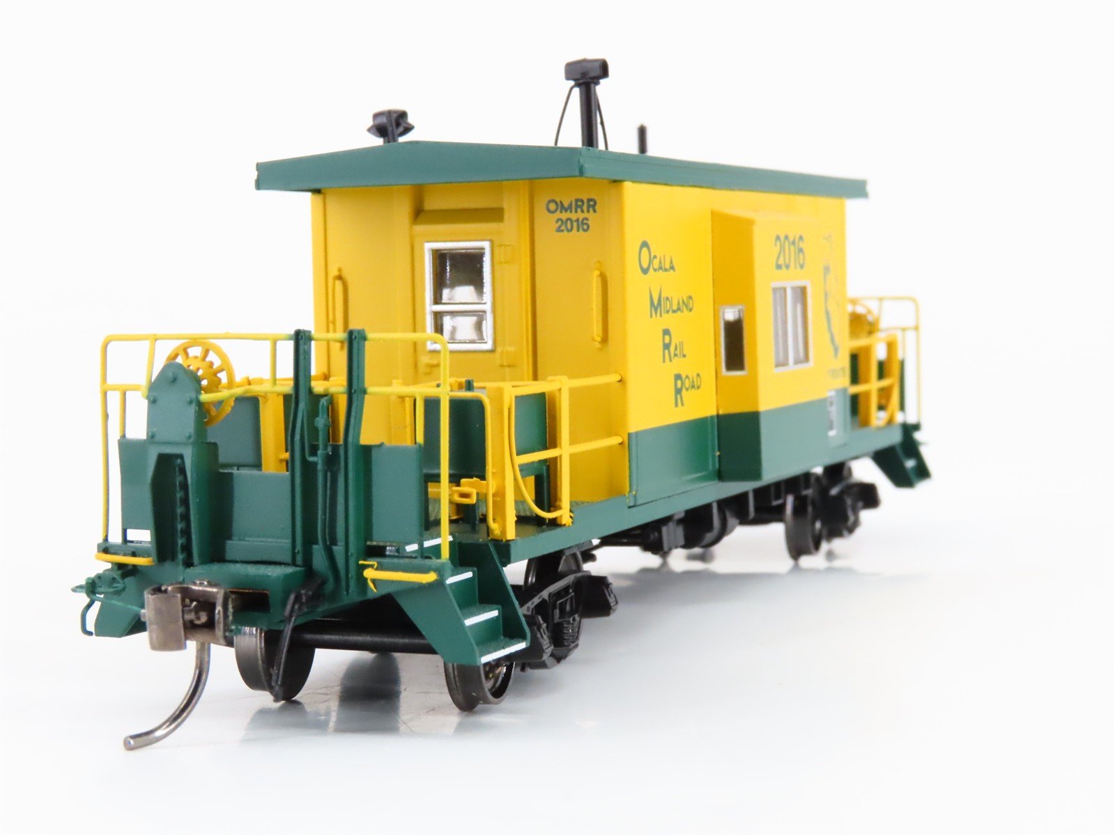 HO Scale Bluford Shops 99314 Ocala Midland Short Body Bay Window Caboose #2016
