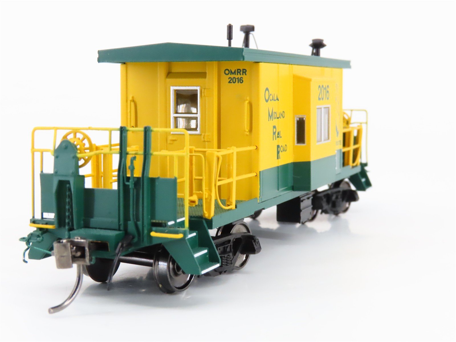 HO Scale Bluford Shops 99314 Ocala Midland Short Body Bay Window Caboose #2016