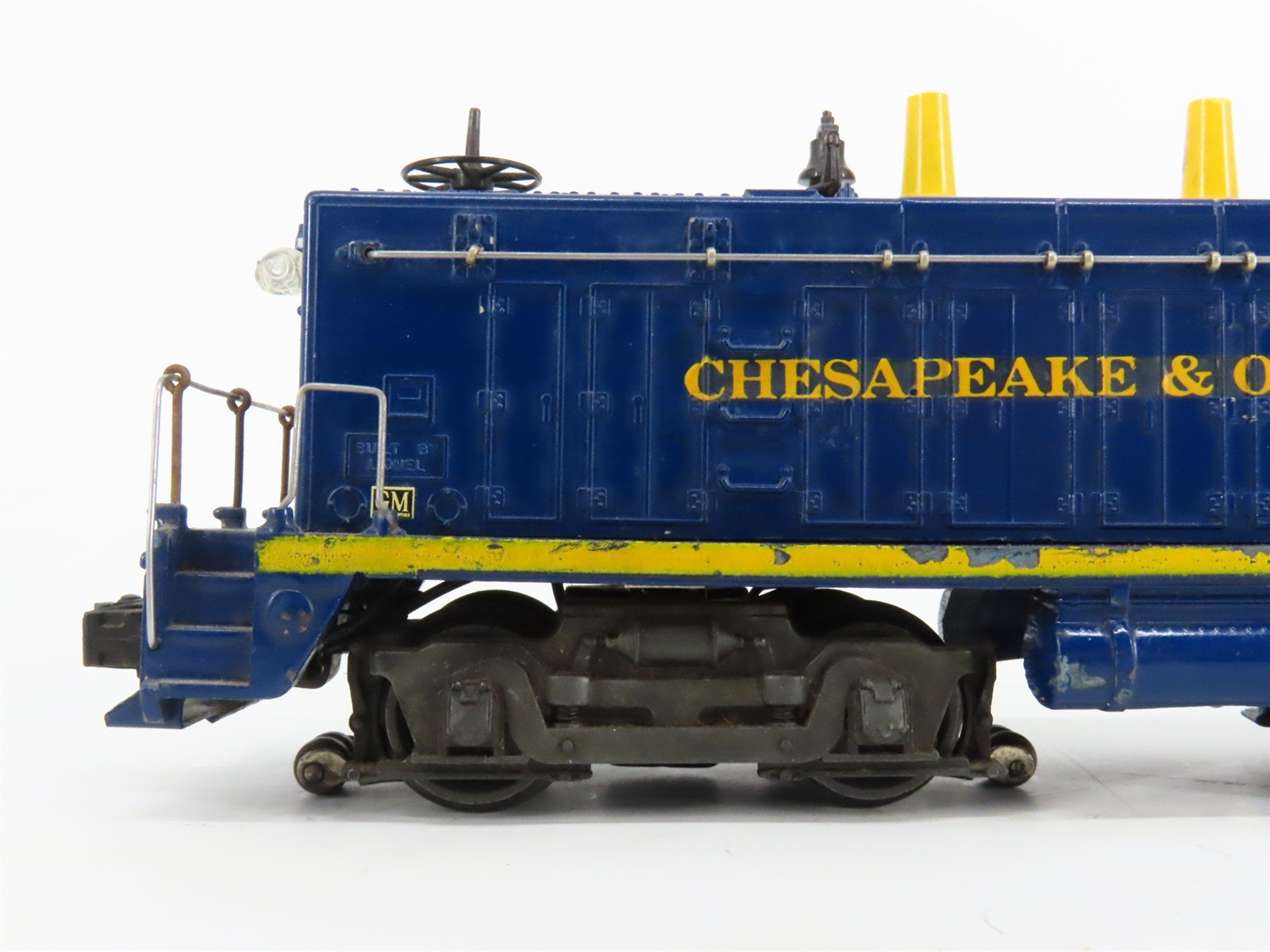 O Gauge 3-Rail Lionel Postwar 624 C&O Chesapeake & Ohio EMD NW2 Diesel Switcher
