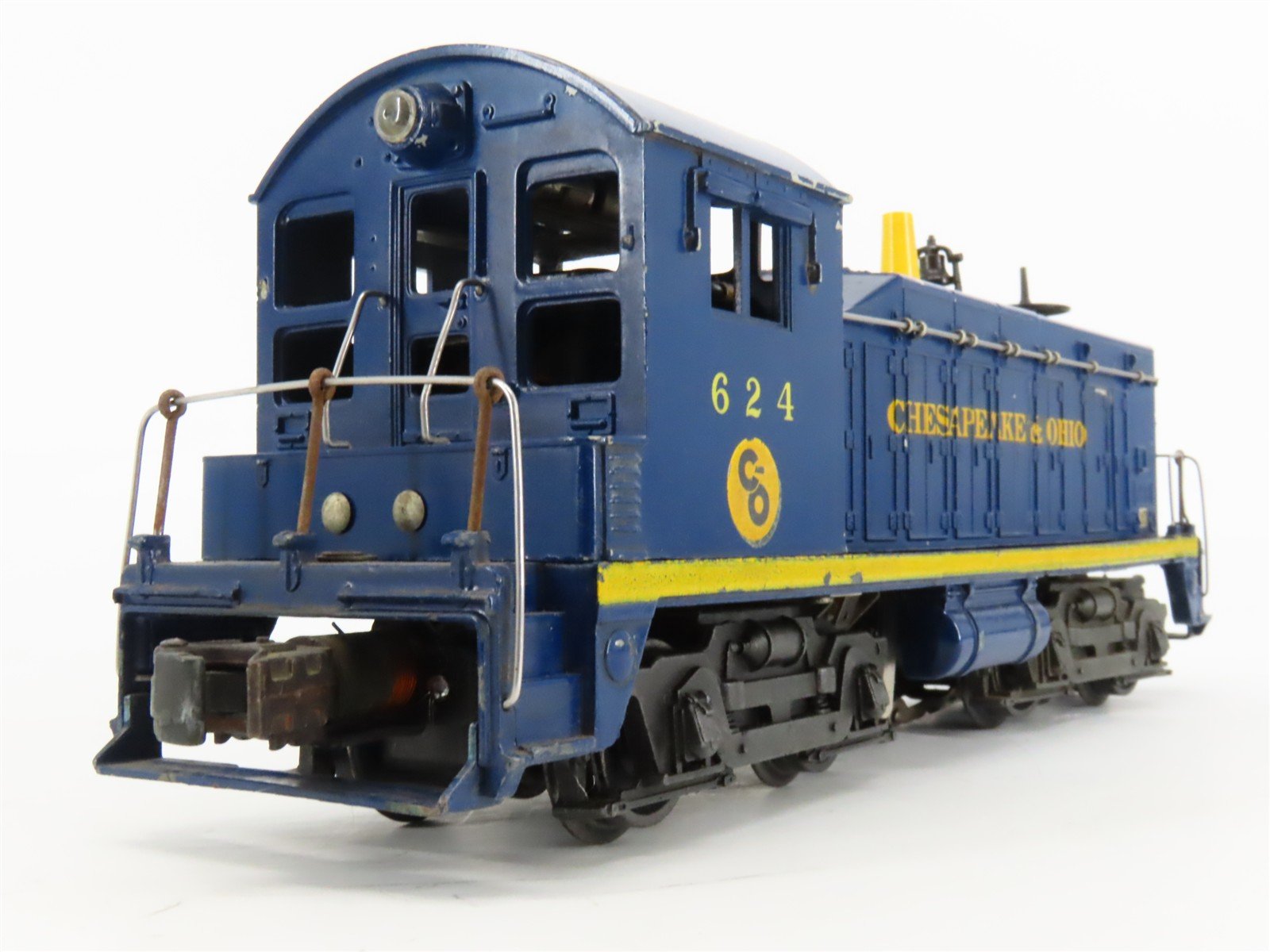 O Gauge 3-Rail Lionel Postwar 624 C&O Chesapeake & Ohio EMD NW2 Diesel Switcher