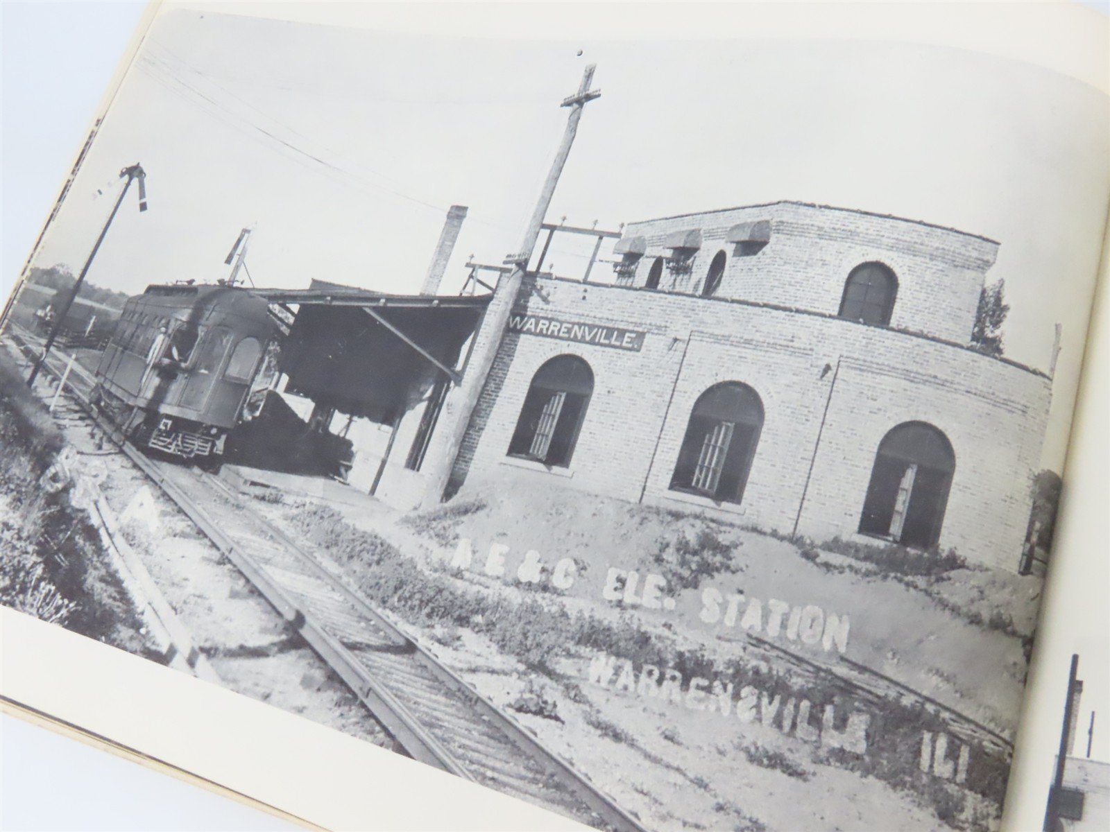 Aurora 'N' Elgin by James D. Johnson ©1965 SC Booklet