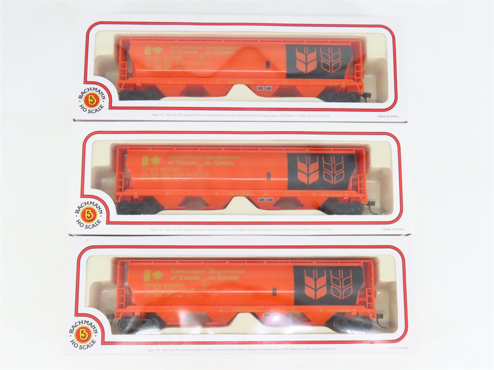 LOT of 3 HO Scale Bachmann 76901 CPWX Government of Canada 4-Bay Hoppers #604301