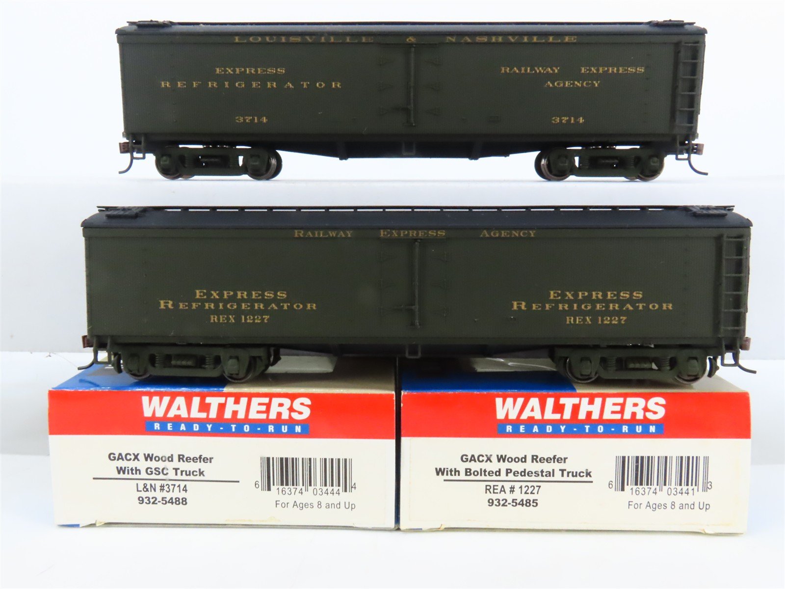 LOT of 2 HO Scale Walthers REX Railway Express Agency Wood Reefers