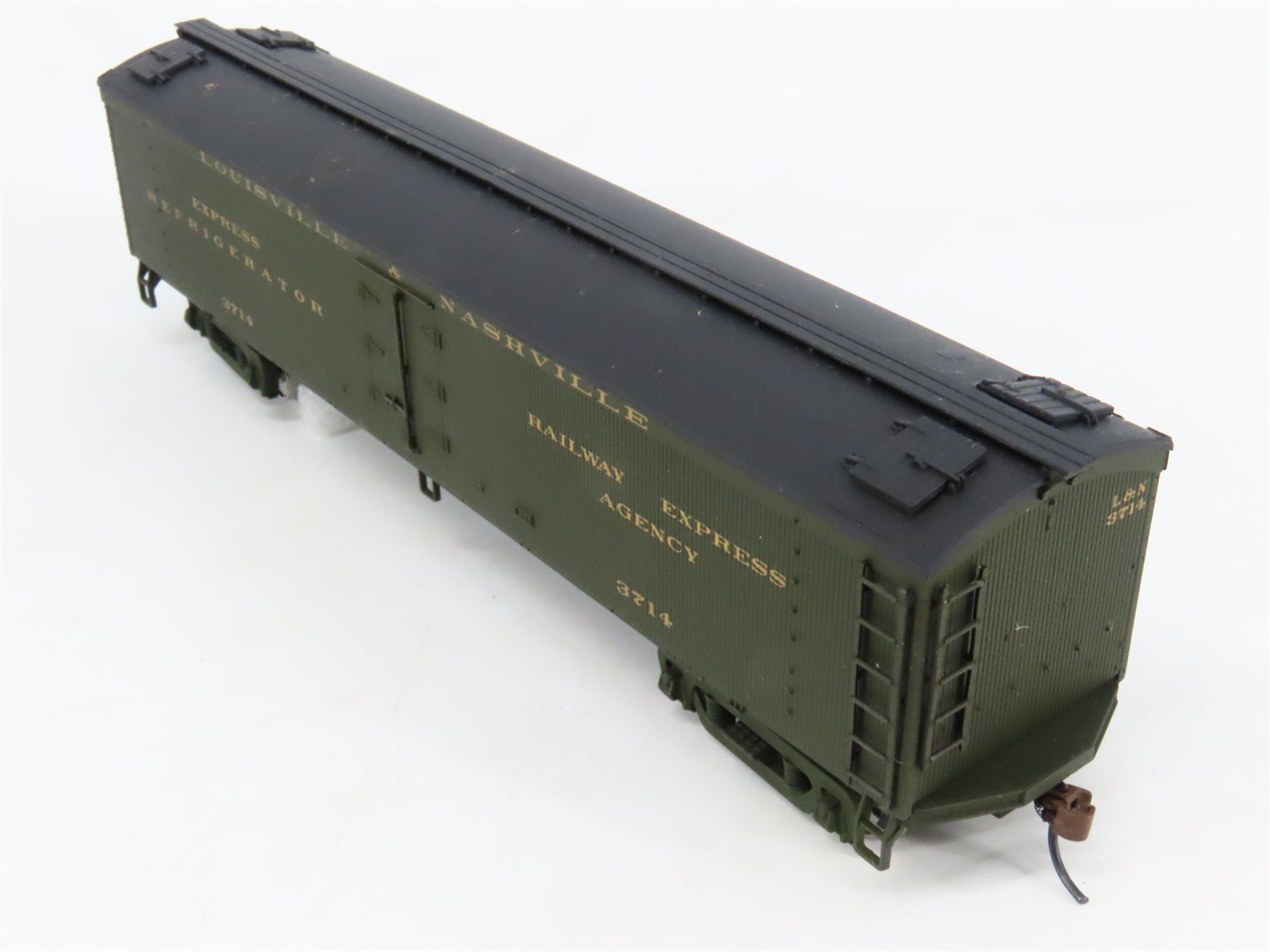 LOT of 2 HO Scale Walthers REX Railway Express Agency Wood Reefers