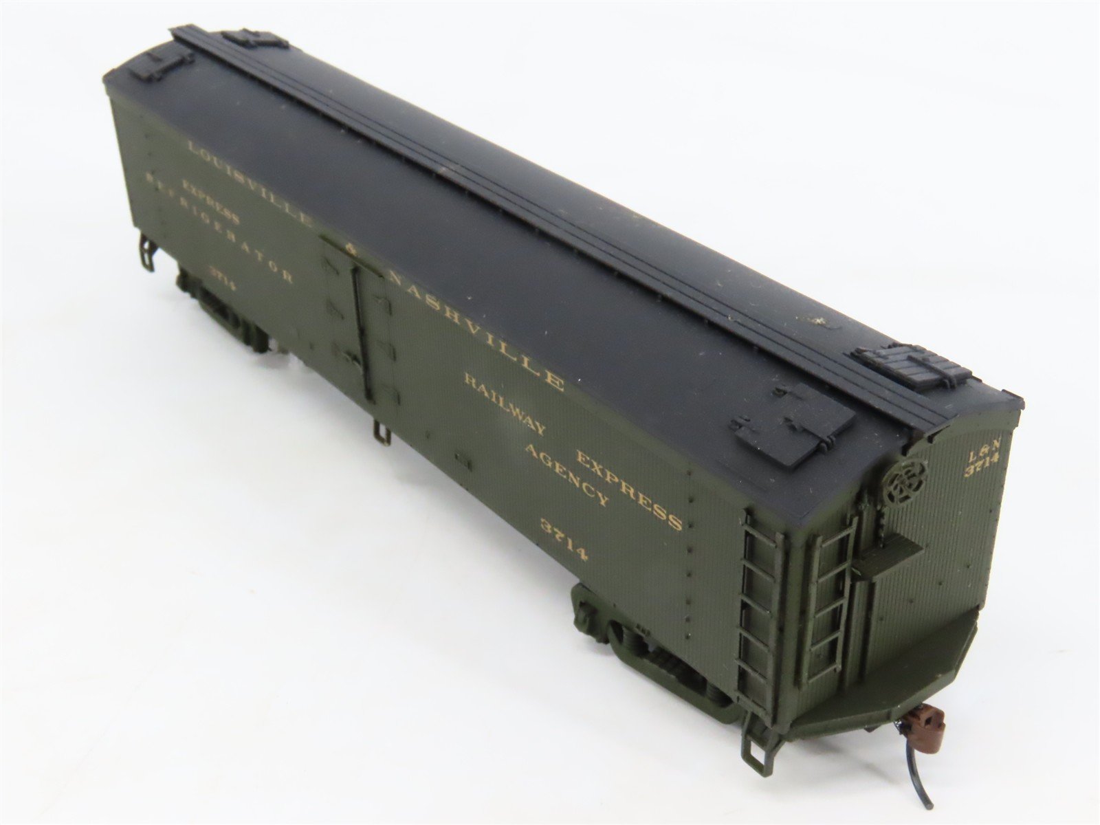 LOT of 2 HO Scale Walthers REX Railway Express Agency Wood Reefers