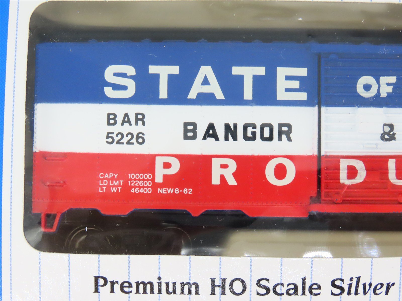 LOT of 2 HO Scale Bachmann Silver Series 17038 BAR State of Maine Box Cars #5226