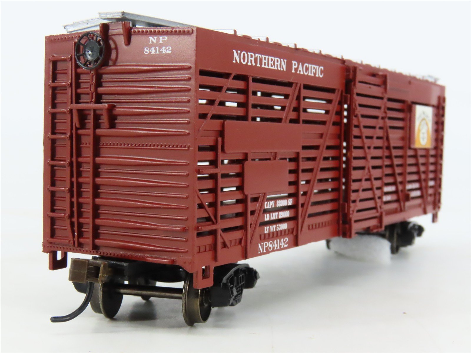 HO Scale Bachmann Silver Series 18535 NP Northern Pacific 40' Stock Car #84142