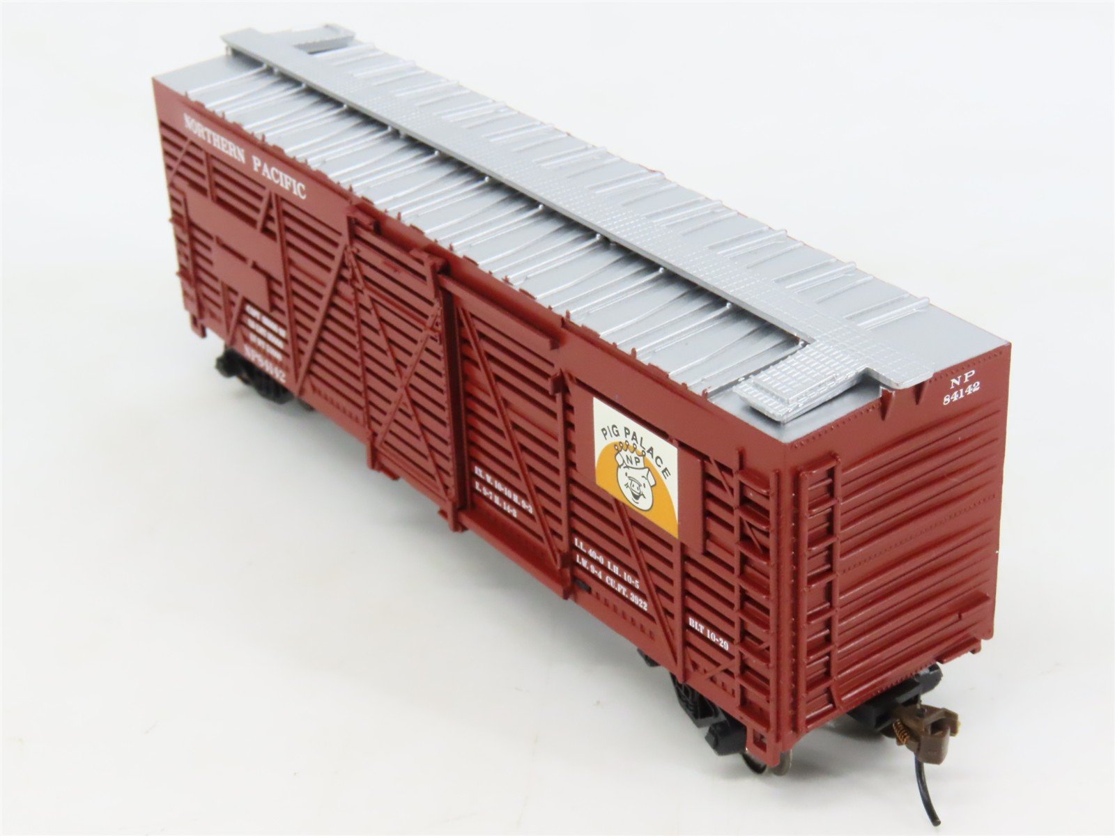 HO Scale Bachmann Silver Series 18535 NP Northern Pacific 40' Stock Car #84142