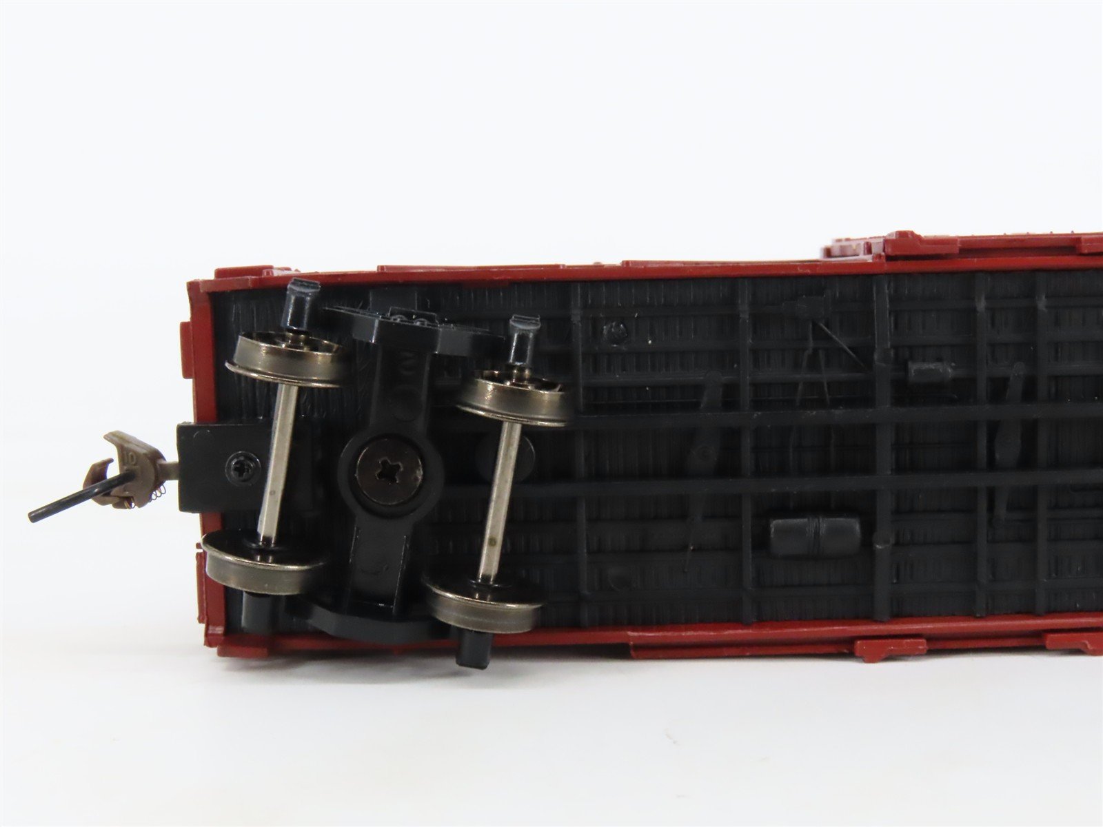 HO Scale Bachmann Silver Series 18535 NP Northern Pacific 40' Stock Car #84142