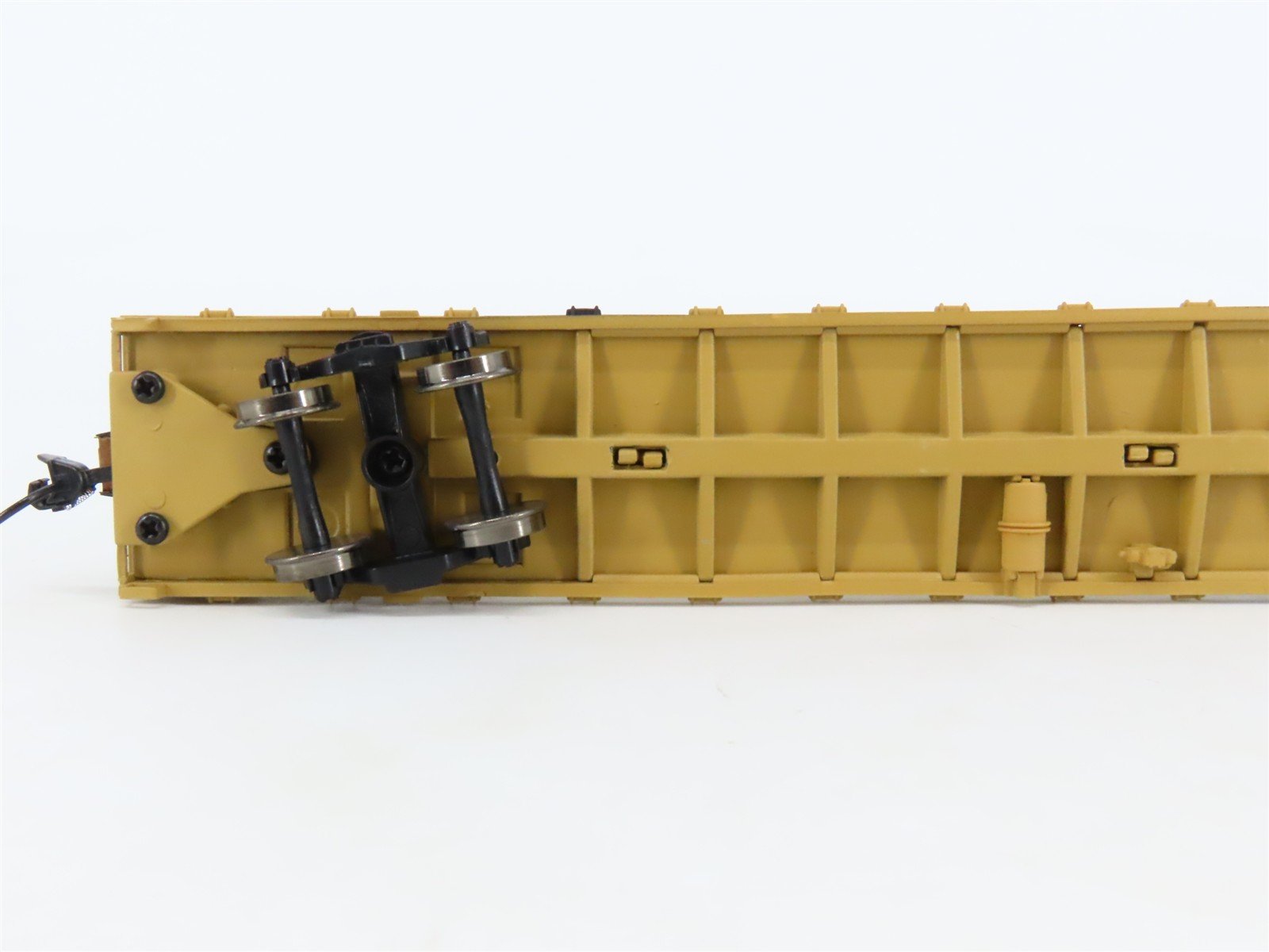 HO Scale Walthers Gold Line 932-4103 TTZX 72' Center Beam Flat Car #87693