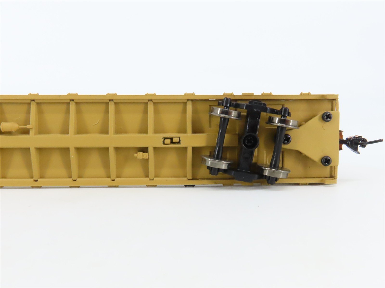 HO Scale Walthers Gold Line 932-4103 TTZX 72' Center Beam Flat Car #87693