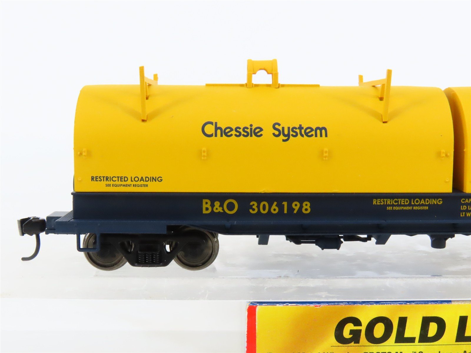 HO Scale Walthers Gold Line 932-3840 B&O Chessie System Cushion Coil Car #306198