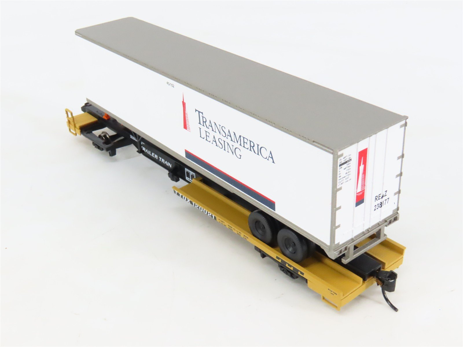 HO Scale Walthers 932-39811 TTOX Trailer Train Front Runner #120021 w/ Trailer