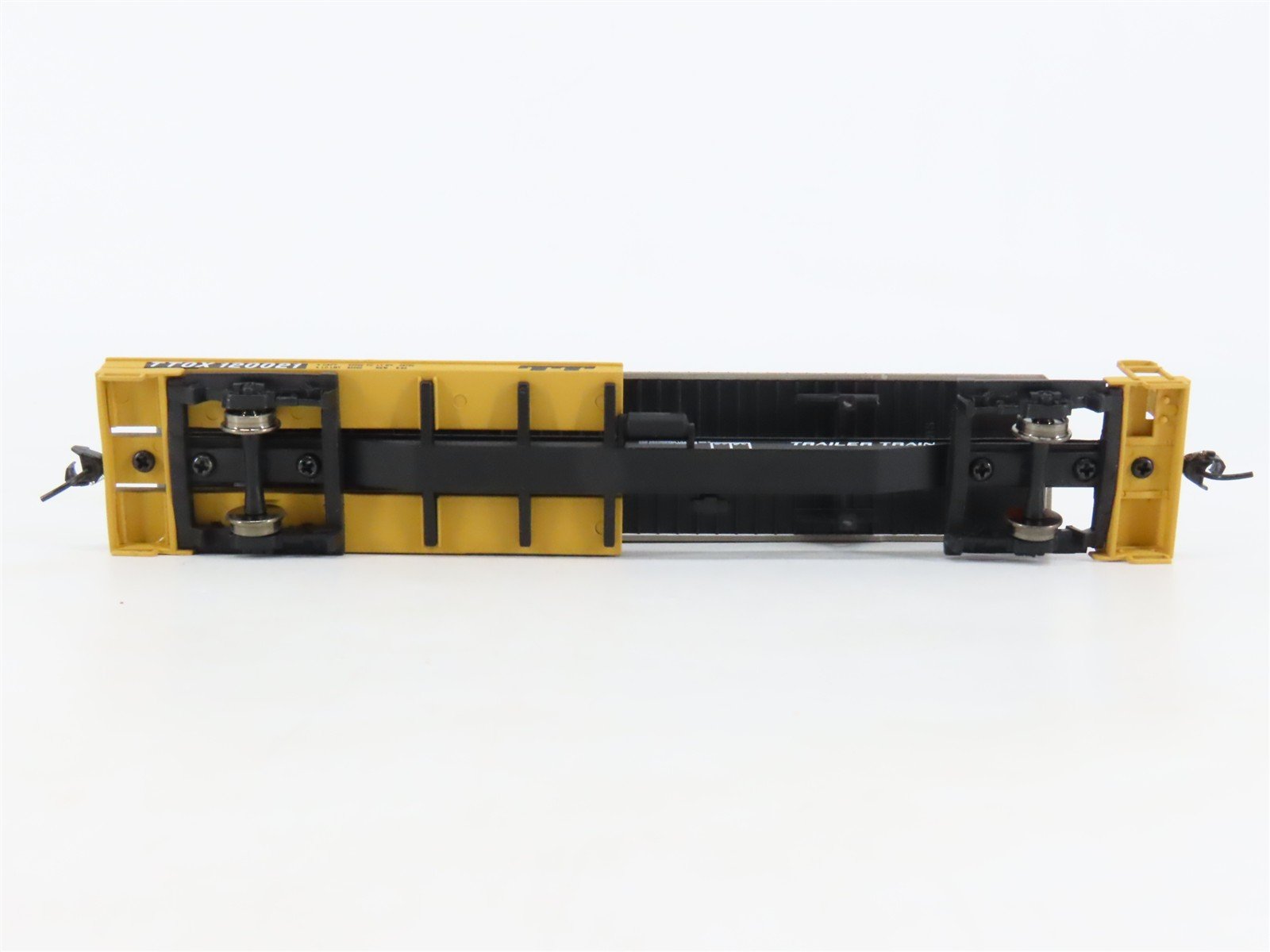 HO Scale Walthers 932-39811 TTOX Trailer Train Front Runner #120021 w/ Trailer