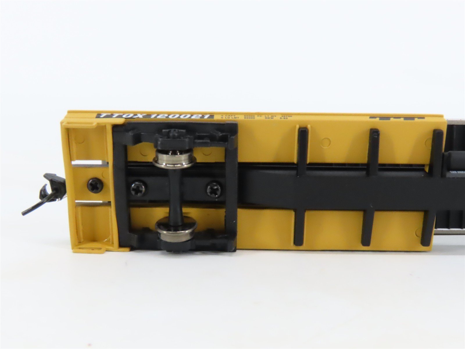 HO Scale Walthers 932-39811 TTOX Trailer Train Front Runner #120021 w/ Trailer