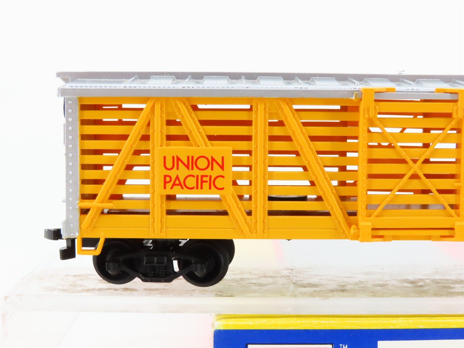 HO Scale Life-Like 21906 UP Union Pacific Railroad Stock Car #476336