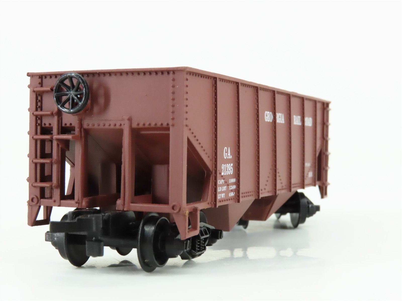 HO Scale Life-Like 21908 GA Georgia Railroad 2-Bay Open Hopper #21395