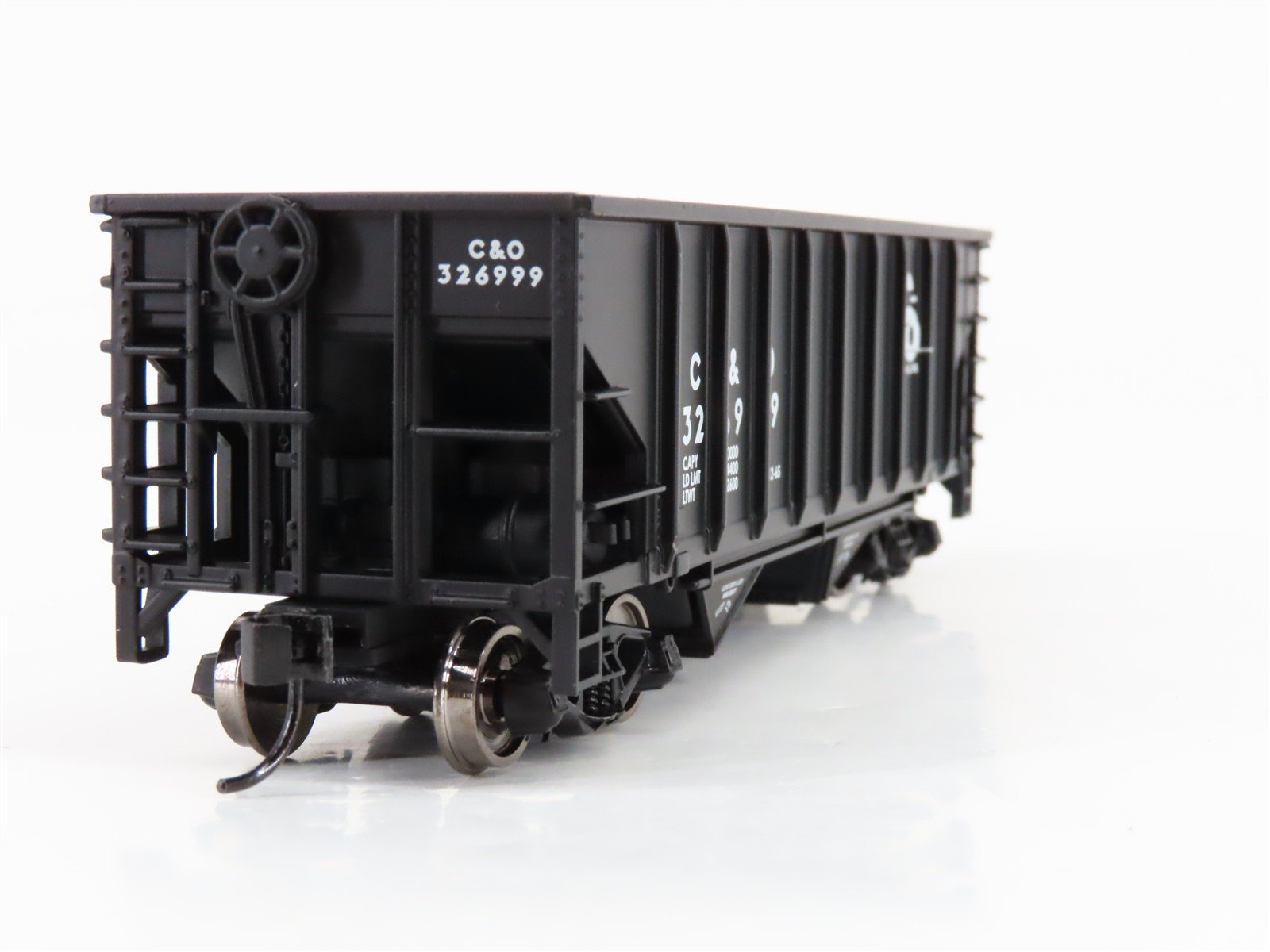 HO Walthers Mainline 910-7402 C&O Chesapeake & Ohio 36' 2-Bay Hopper #326999