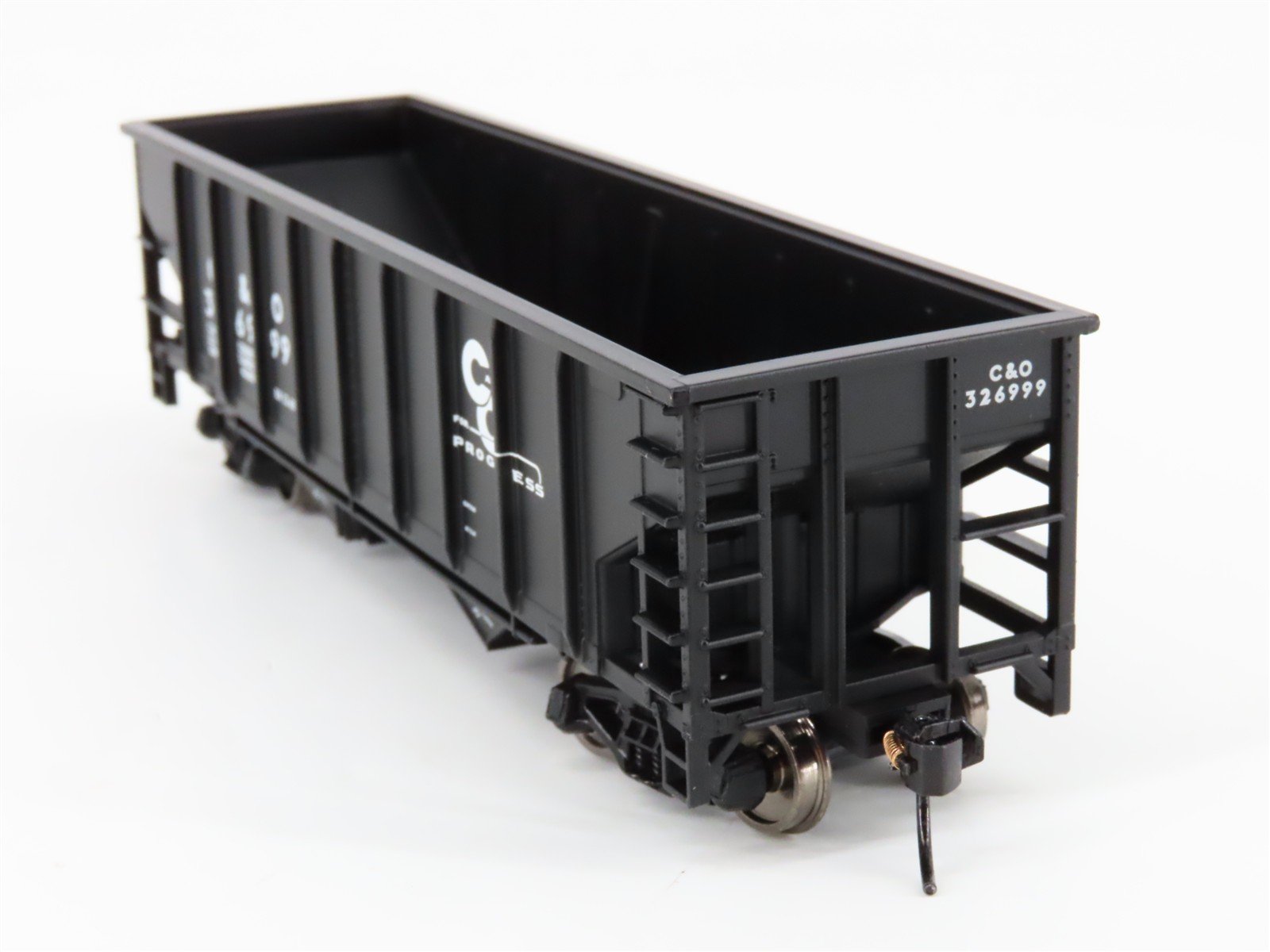 HO Walthers Mainline 910-7402 C&O Chesapeake & Ohio 36' 2-Bay Hopper #326999